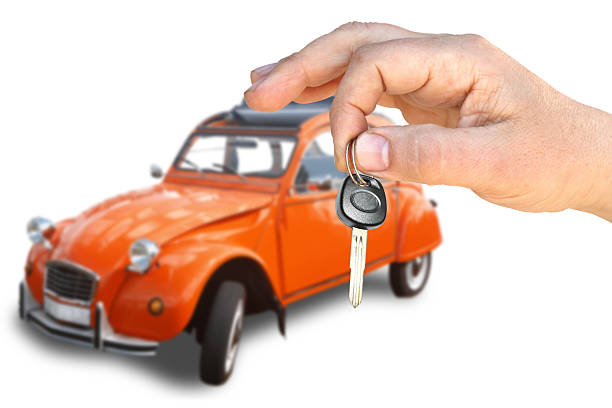 istock Retro the car and key 492263153