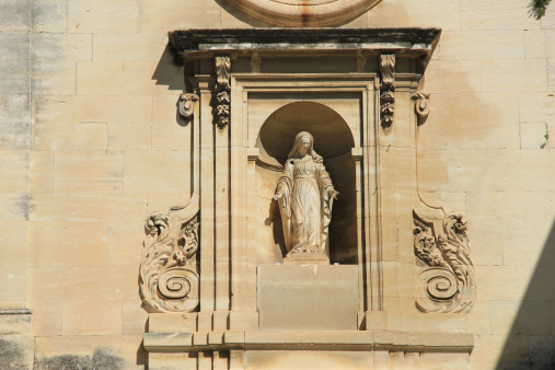 saint paul de mausole monastery, saint remy de Provence, holy virgin statue
