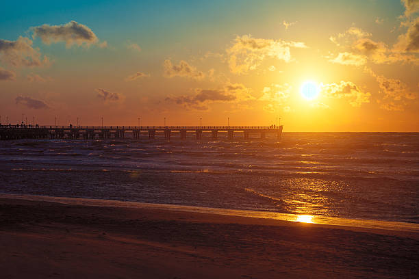 istock Sunset over the sea 492309226