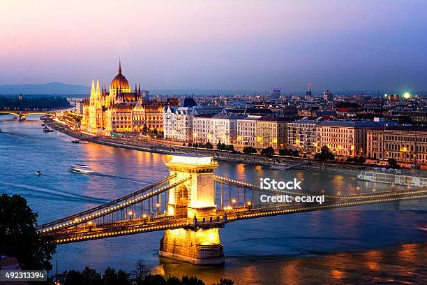 Foto de Budapeste Luzes Noturnas e mais fotos de stock de Budapeste - Budapeste, Hungria, Rio Danúbio