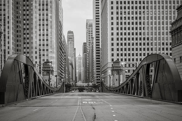 istock Monochromatic LaSalle Street Bridge 492322474