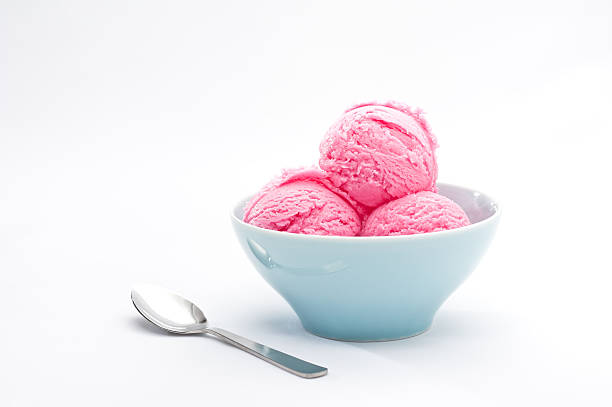 istock Strawberry ice cream cup 492335435