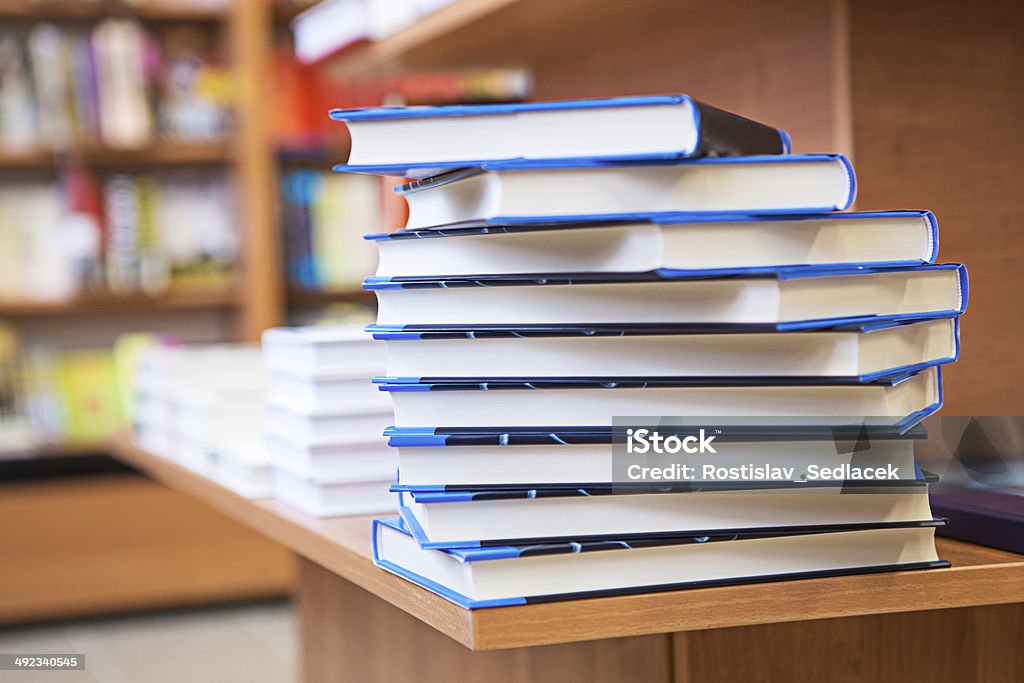 Pile de livres - Photo de Amonceler libre de droits