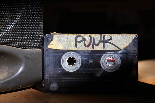 punk cassete cinta - pop punk fotografías e imágenes de stock