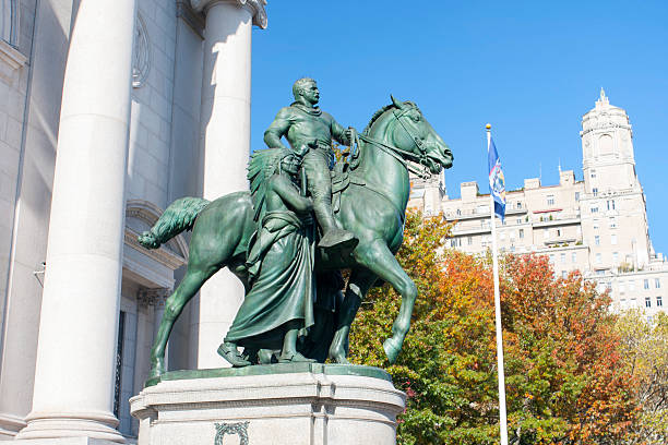 Theodore Roosevelt New York, NY, USA - October 30, 2014: Theodore Roosevelt statue in front of the American Museum of Natural History, completed by John Russell Pope in 1936. theodore roosevelt us president stock pictures, royalty-free photos & images
