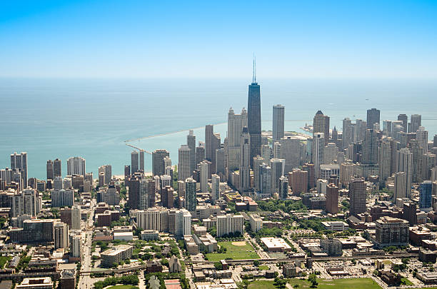 vista de los edificios de chicago con hancock tower - chicago skyline antenna panoramic fotografías e imágenes de stock