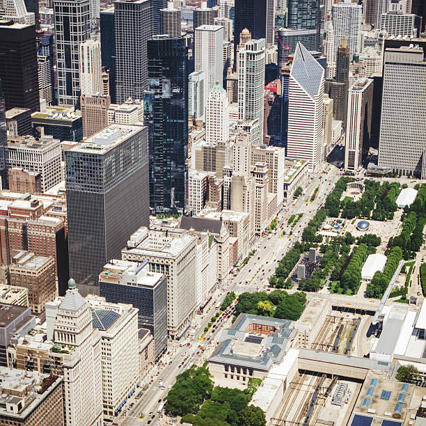 Chicago skyline aerial view http://blogtoscano.altervista.org/chi.jpg millennium park stock pictures, royalty-free photos & images