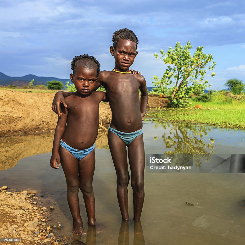 мальчики tribes Два Мальчики С Samai Tribe Эфиопия Африка — стоковые фотографии и другие картинки Африканская этническая группа - Африканская этническая группа, Аборигенная культура, Африка - iStock