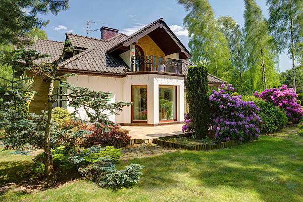 istock Detached house and beauty garden 492450576