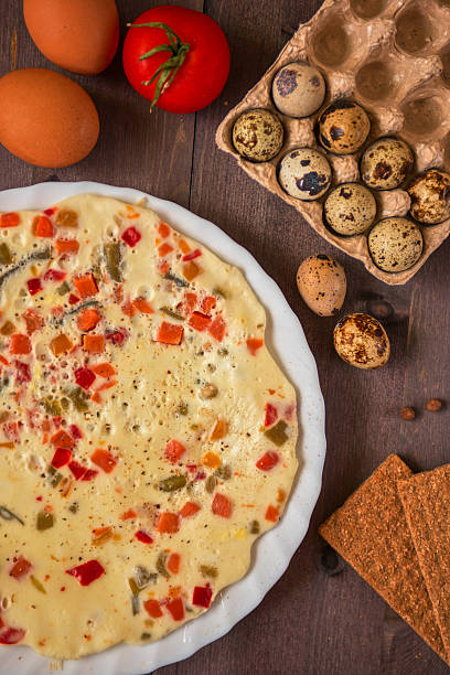 omelette al forno - healthy eating green studio shot vertical foto e immagini stock
