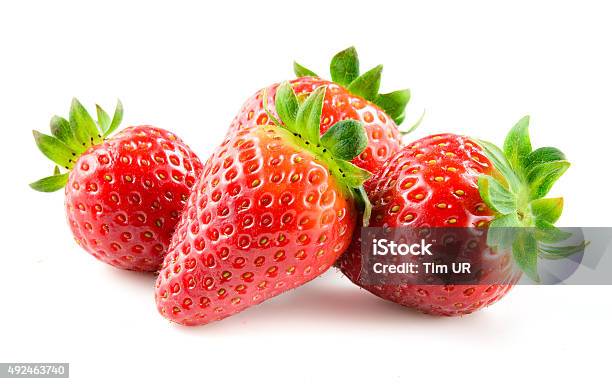 Dâu Tây Quả Mọng Được Phân Lập Trên Nền Trắng Hình ảnh Sẵn có - Tải xuống Hình ảnh Ngay bây giờ - 2015, Bốn đối tượng, Chín - Phương pháp nấu nướng
