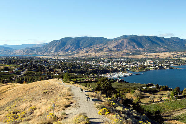 penticton okanagan valley, columbia británica, canadá - okanagan penticton lake okanagan lake fotografías e imágenes de stock