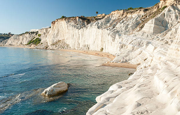 falaise blanc «scala dei turchi "en sicile, près de agrigente - agrigento sicily italy tourism photos et images de collection