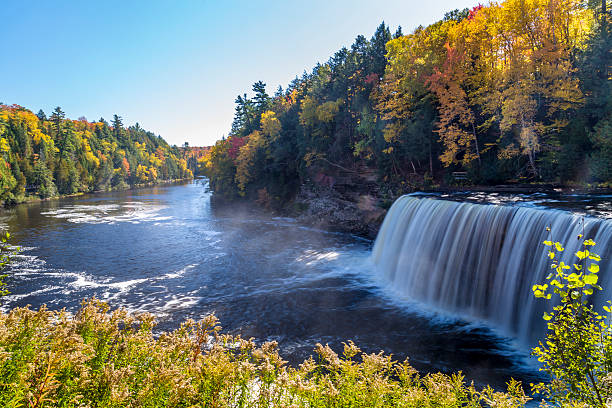 istock Fall colors at Tahquamenon Falls 492493006