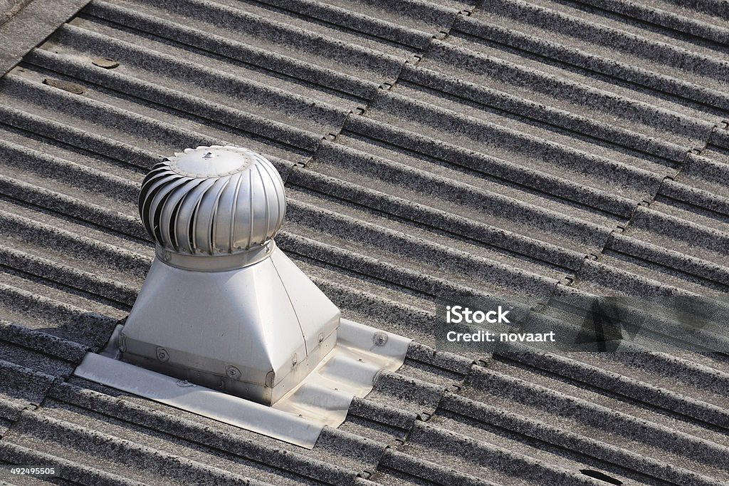 Solo en el último piso-VENTILADOR DE TECHO. - Foto de stock de Acero libre de derechos