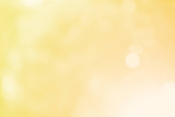 istock Gold glitter sparkle defocused rays lights bokeh 492508966