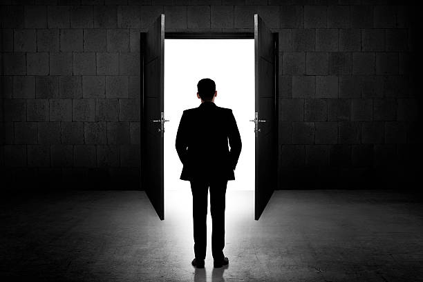 istock Business man going to the open door 492516078