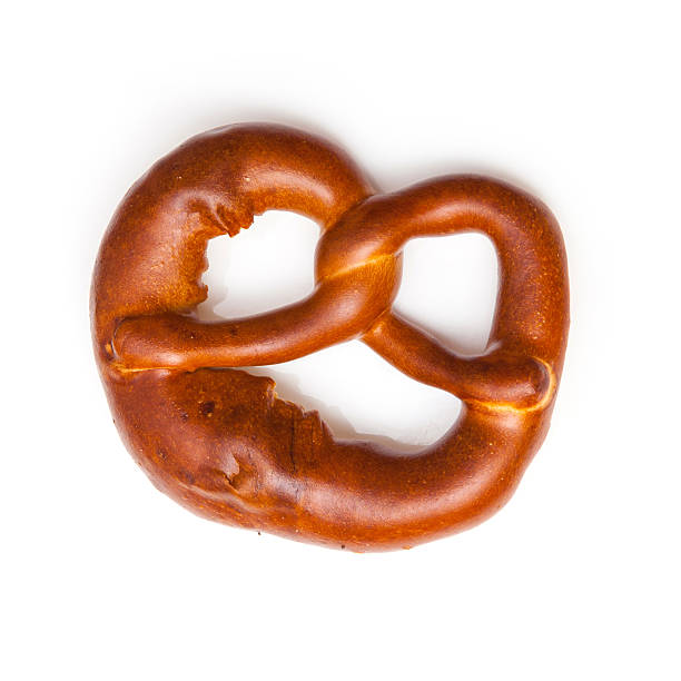 pretzel isolado em um fundo branco, studio. - pretsel - fotografias e filmes do acervo