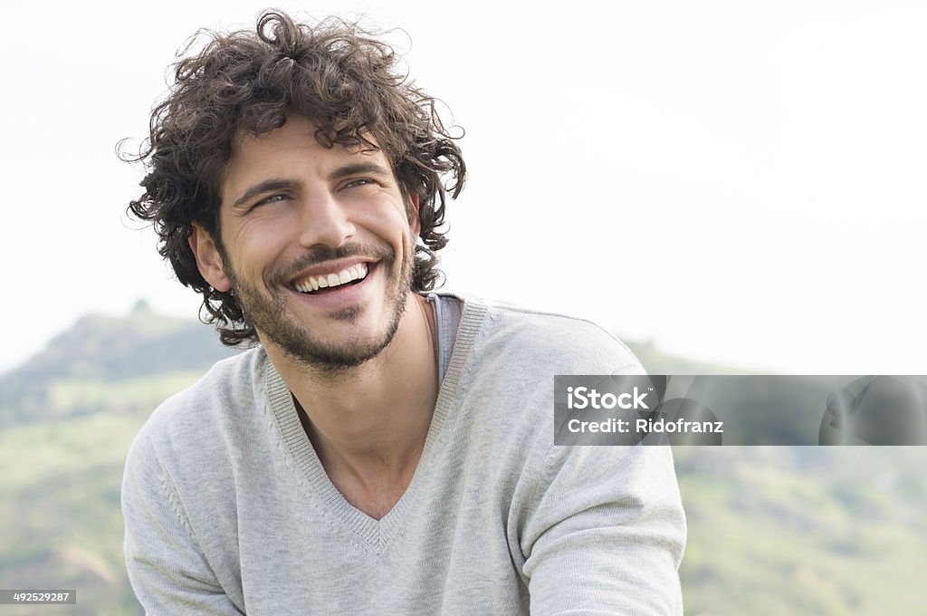 Retrato de homem feliz rindo - Foto de stock de Homens royalty-free