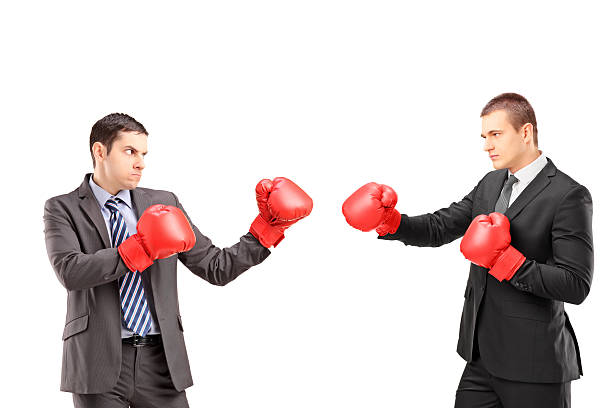 두 명의 젊은 사업가, 권투 장갑 갖는 싸움 - boxing caucasian men business 뉴스 사진 이미지