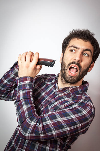 Jeune homme avec barbe ne voulons pas la silhouette - Photo