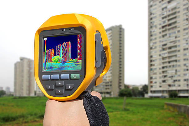 istock Recording Buildings With Thermal Camera_11 492539358