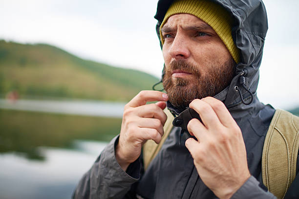 hiking руководство - explorer tourist frowning men стоковые фото и изображения