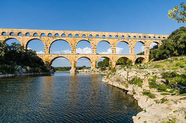 pont du gard, antichi romani il ponte, in provenza, francia - aqueduct roman ancient rome pont du gard foto e immagini stock