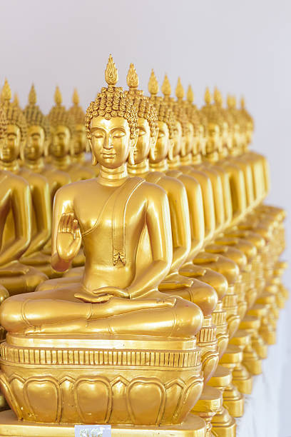 статуи будды в таиланде - praye стоковые фото и изображения