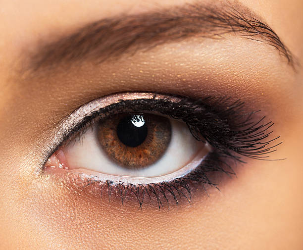 istock Closeup of beautiful eye with glamorous makeup 492569627