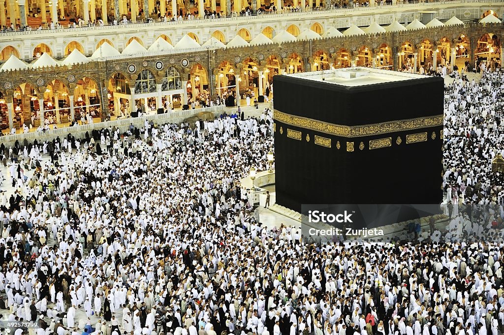 Kaaba in Mecca, musulmana gente pregare insieme al luogo sacro - Foto stock royalty-free di 'Umra