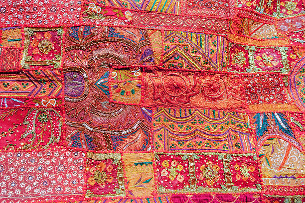 indian en patchwork tapisserie - quilt patchwork pattern indian culture photos et images de collection