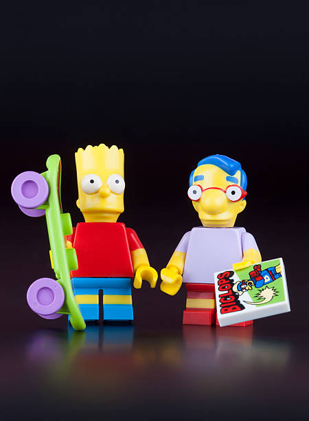 lego bart simpson e van houten minifigures milhouse - serie televisiva foto e immagini stock