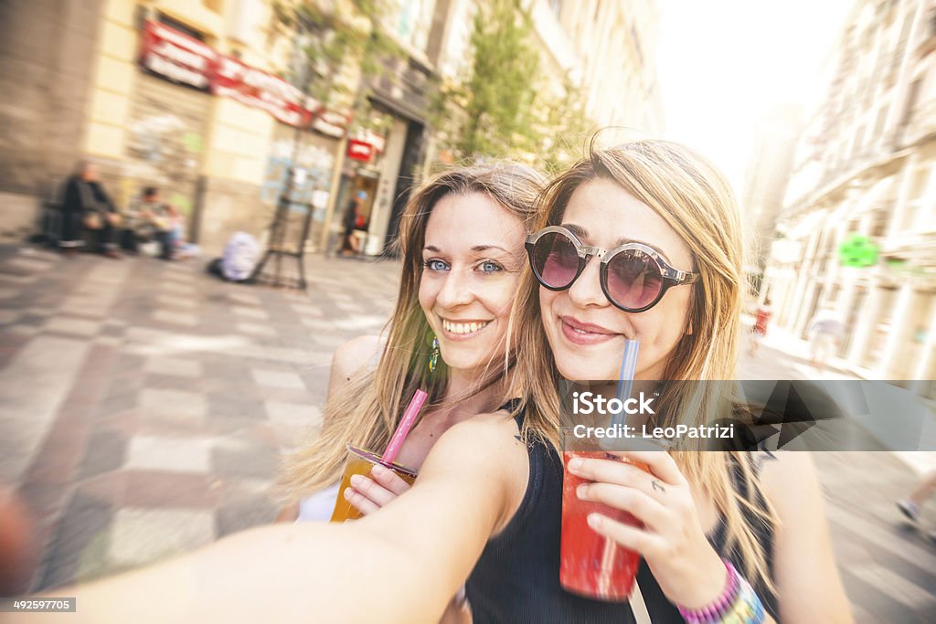 Junge Menschen bei Bubble Tea - Lizenzfrei Asien Stock-Foto