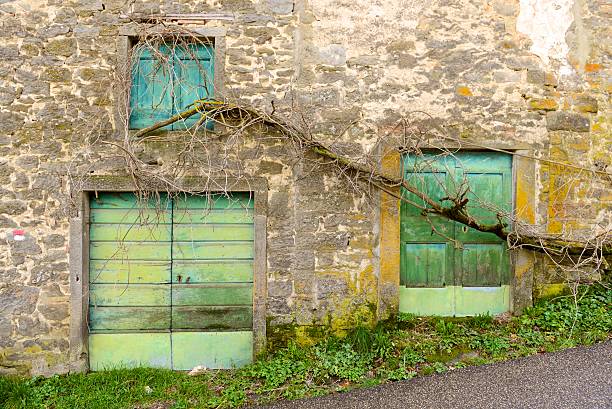 istock old estate in chianti 492602141