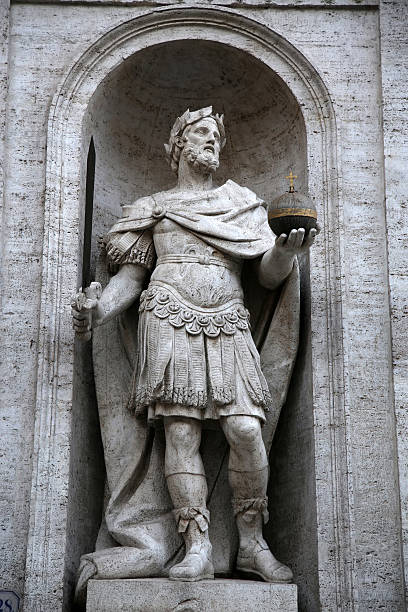 istock statue di Carlo Magno in Rome, Italy 492606068