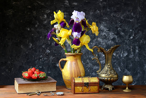 istock Flovers ceramic vase and fresh strawberries 492624965