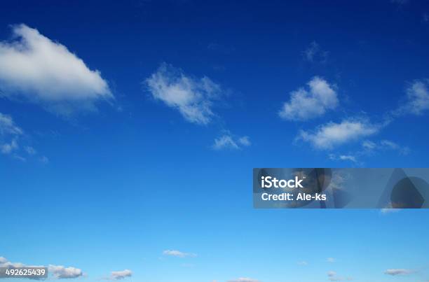 Белые Облака — стоковые фотографии и другие картинки Абстрактный - Абстрактный, Без людей, Блестящий