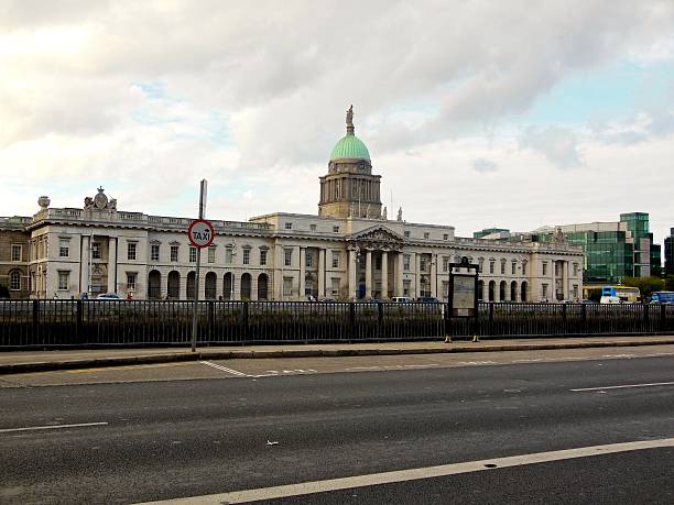 istock The Custom House, a famous building in Dublin, Ireland 492643744