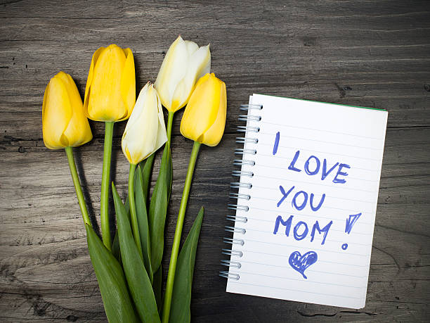 istock tulip bouquet and notepad with words 