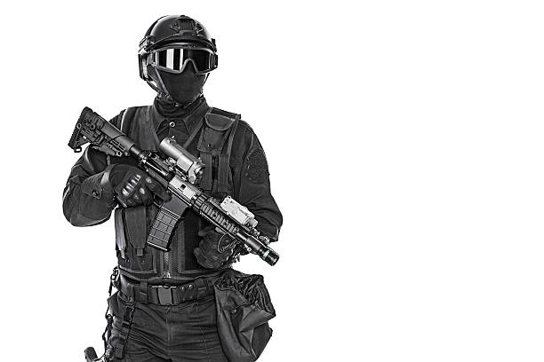 istock police officer SWAT 492647684