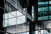 moderne-finanzielle-office-building.jpg?b=1&s=170x170&k=20&c=g8RxHKiflW5sB7WV7Q8kYwNlk2nkwSx3_mu-AqFfZBI=