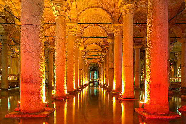 underground basilica cistern, istanbul, turkey - yerebatan sarnıcı fotoğraflar stok fotoğraflar ve resimler