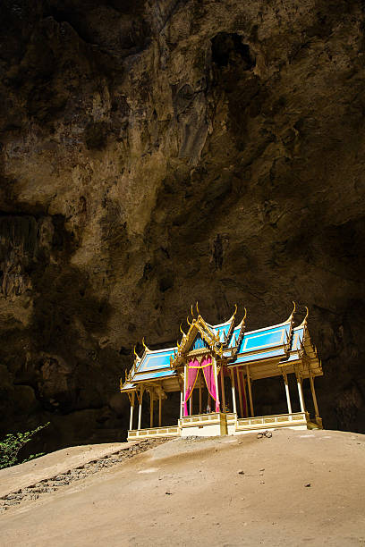 royal pavillion no phraya de cave - phraya nakhon cave imagens e fotografias de stock