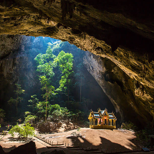 royal pavillion no phraya de cave - phraya nakhon cave imagens e fotografias de stock