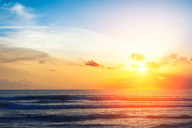 istock Beautiful orange sun rise 492735044