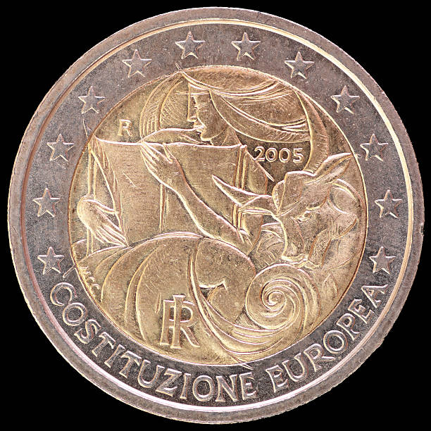 commémoratif pièce de deux euros en hommage à la constitution européenne, italie 2005 - circulated photos et images de collection