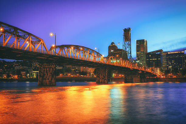 istock Hawthorne Bridge in Portland by night 492752114