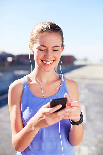 istock Creating a soundtrack for her morning jog 492795235