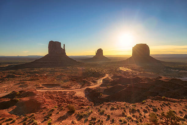 istock Beautiful sunrise over iconic Monument Valley, Arizona 492802116